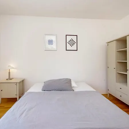 Manuela Apartment *